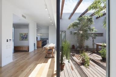 Fuks 34 / Henkin Shavit Studio