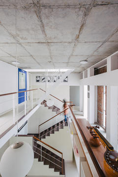 Lateral House / Gaurav Roy Choudhury