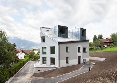 Gallery of Multi-Family House in Caspärsch  / Schwabe Suter Architekten  - 1
