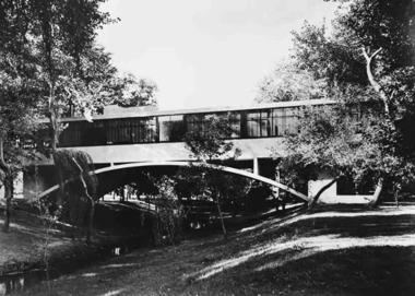 Galería de Clásicos de Arquitectura: Casa sobre el arroyo / Amancio Williams  - 1