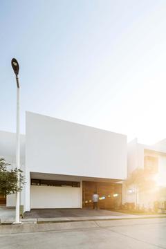Casa H12 / Moro Taller de Arquitectura