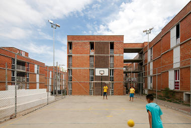 Urbanización del Jardim Vicentina  / Vigliecca & Associados