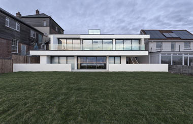 The Lighthouse 65 / AR Design Studio 
