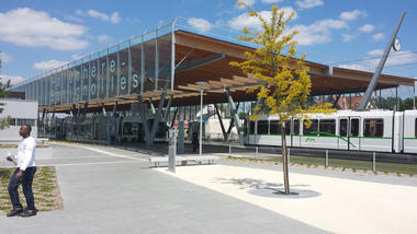 Haluchère Mobility Hub / AUP