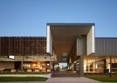 Centro de la Vecindad de Providence / Ellivo Architects