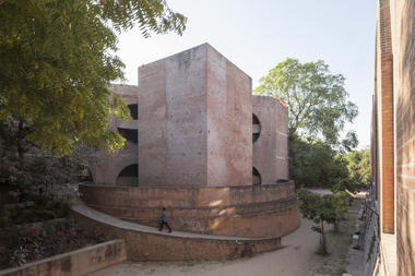 Gallery of Louis Kahn's Indian Institute of Management in Ahmedabad Photographed by Laurian Ghinitoiu  - 12