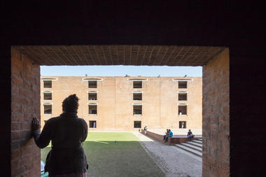 Gallery of Louis Kahn's Indian Institute of Management in Ahmedabad Photographed by Laurian Ghinitoiu  - 9