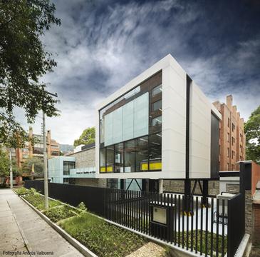Embassy of Ecuador / Arquiteck & Asociados