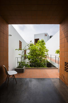 Gallery of Apartment in Binh Thanh / Sanuki Daisuke architects    - 12