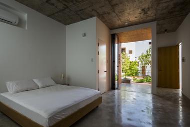 Gallery of Apartment in Binh Thanh / Sanuki Daisuke architects    - 23