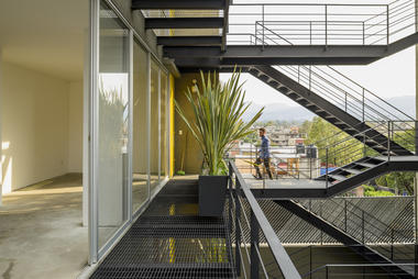 Oriente 7 16  / Accidental