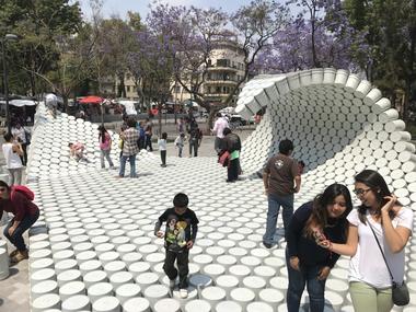 One Bucket at a Time / Factor Eficiencia + 5468796 Architecture