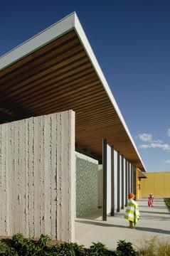 Gallery of Stapleton Pool House #2 / Semple Brown Design  - 3