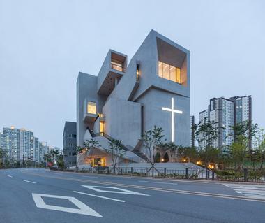 Gallery of The Closest Church  / Heesoo Kwak and IDMM Architects  - 6