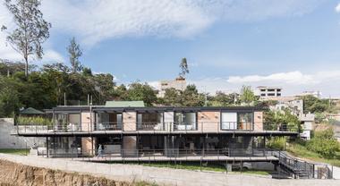 Casa Horizontal  / Juan Tohme