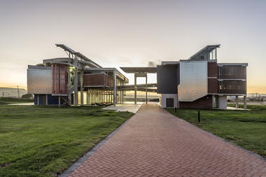 Gallery of NMMU B Ed Foundation Phase Building  / The Matrix...cc Urban Designers & Architects  - 2