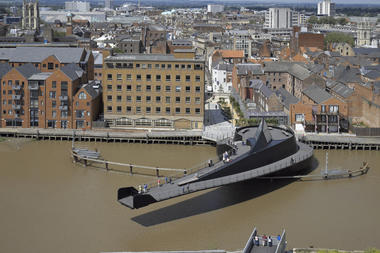 River Hull Footbridge / McDowell + Benedetti