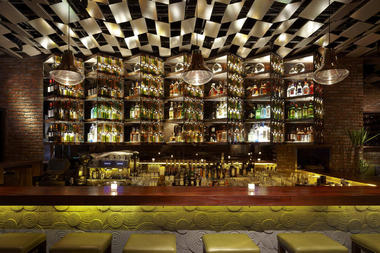 Gallery of Brownstone Bar / Kokaistudios  - 1