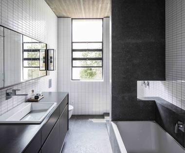 Gallery of Bare House / Jacobs-Yaniv Architects  - 16