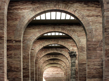 Galeria de Clássicos da Arquitetura: Museu Nacional de Arte Romana / Rafael Moneo  - 1
