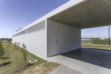 Galería de Club Fútbol- Puertos Escobar  / Torrado Arquitectos  - 2