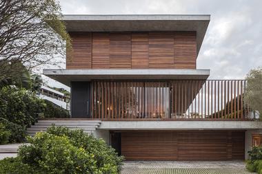 Casa Bravos / Jobim Carlevaro Arquitetos