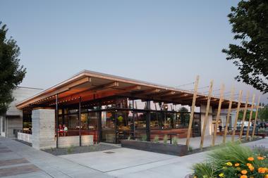 Galería de Cocina Cowiche Canyon y Bar Icehouse / Graham Baba Architects  - 19