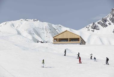 Gallery of Ski Lodge Wolf / Bernardo Bader Architects  - 7