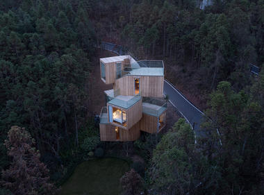 The Qiyun Mountain Tree House / Bengo Studio