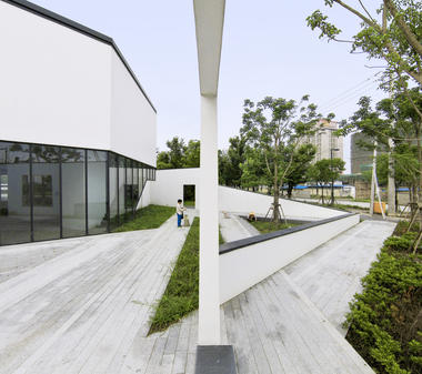 From East Bookstore / Scenic Architecture Office