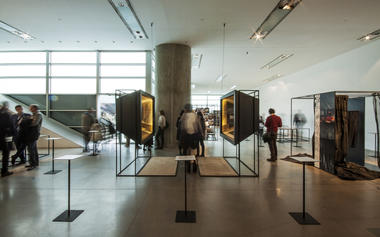 Exhibition: 3LHD interactions