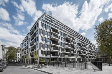 Residential, Office and Hotel Building in Am Zirkus / Eike Becker Architekten