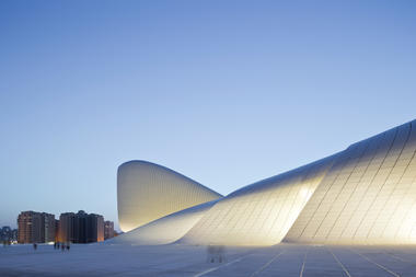 Galeria de Centro Heydar Aliyev / Zaha Hadid Architects   - 3