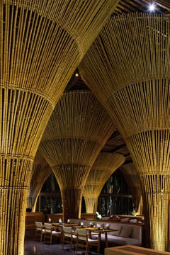 Galería de Restaurante y Bar Hay Hay / Vo Trong Nghia Architects  - 4