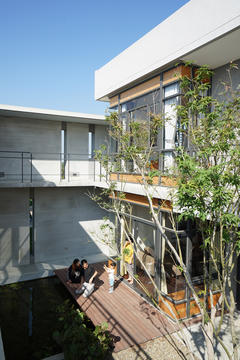 Lee Family Residence / Harmony-design Studio