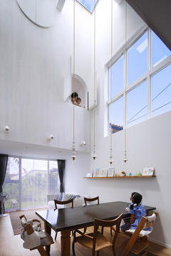 House in Tama-plaza / Takushu ARAI Architects