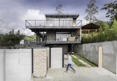 Horizontal House  / Juan Tohme