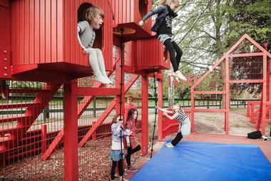 Galería de 18 obras de arquitectura para niños que ofrecen espacios para jugar y aprender  - 66