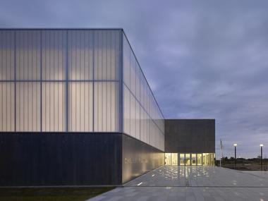Complejo Deportivo en Bussy-Saint-Georges / Martin Duplantier Architectes