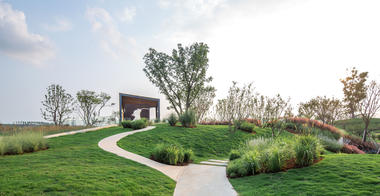Gallery of Equestrian Center in Luxelakes Eco-City / Chengdu Wide Horizon Investment Group  - 18