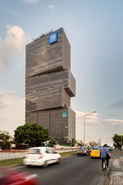 墨西哥西部第一栋绿色建筑——美洲大道 1500 / Sordo Madaleno Arquitectos