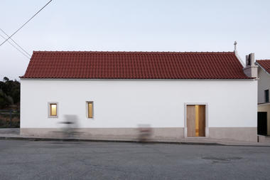 Gallery of Capela / Bruno Dias arquitectura  - 1