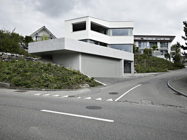 Single-Family House / idA