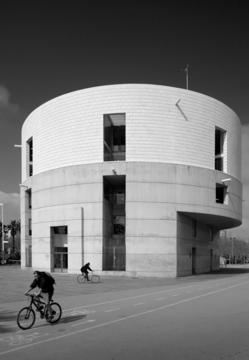 Barcelona's Meteorology Center by Álvaro Siza, Through the Lens of Fernando Guerra