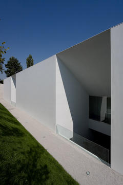 Gallery of Santo Tirso Call Center / Aires Mateus  - 3