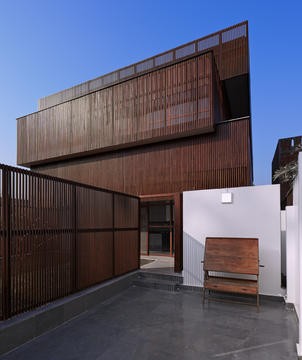 Lattice House / Sameep Padora & Associates
