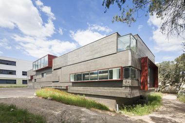 Extension and Restructuration Of Castries’ Middle School / MDR Architectes