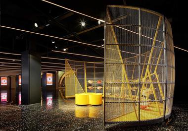 Nuevo Vestíbulo Cine Filmax / Arquitecturia + AMOO