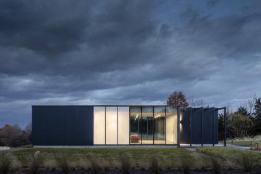 山谷酒店 / Janson Goldstein