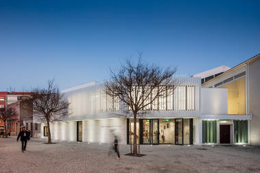 Centro Pastoral de Moscavide  / Plano Humano Arquitectos
